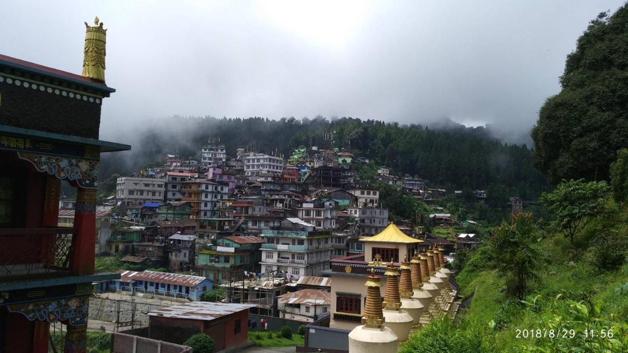 Tibet Homestay Rishop Exterior photo