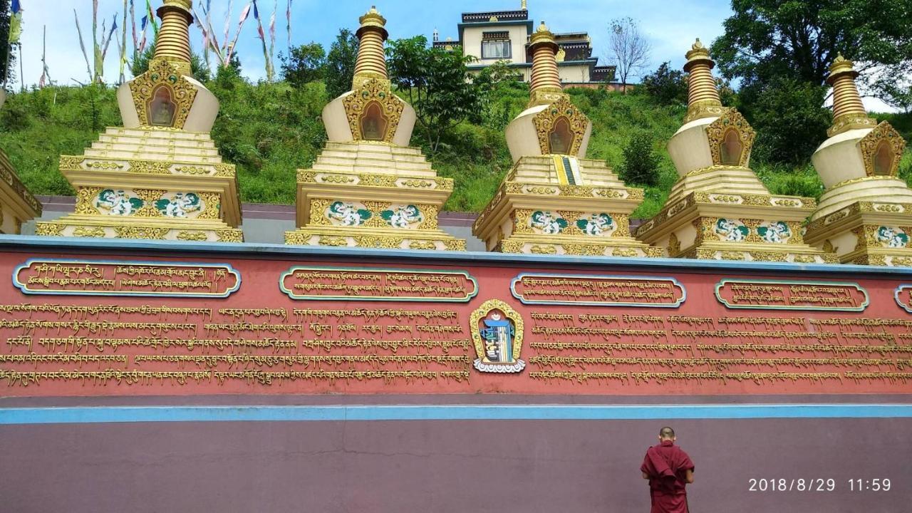 Tibet Homestay Rishop Exterior photo