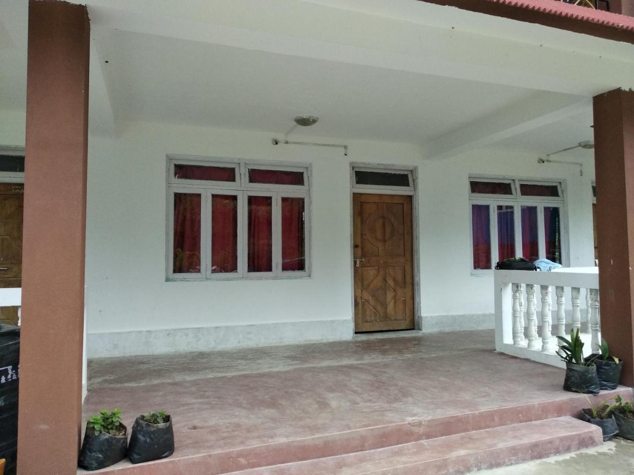 Tibet Homestay Rishop Exterior photo