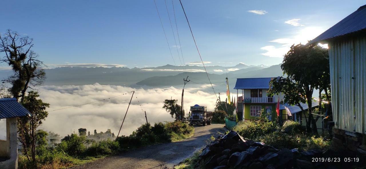 Tibet Homestay Rishop Exterior photo